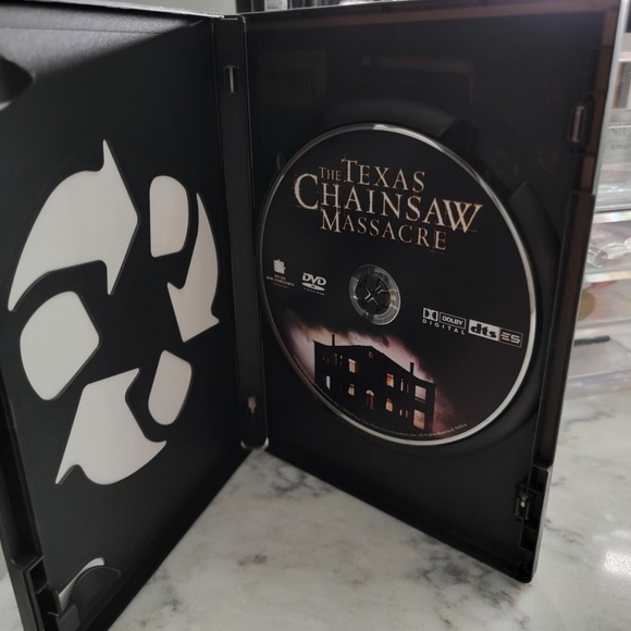 The Texas Chainsaw Massacre DVD - Picture 3 of 4